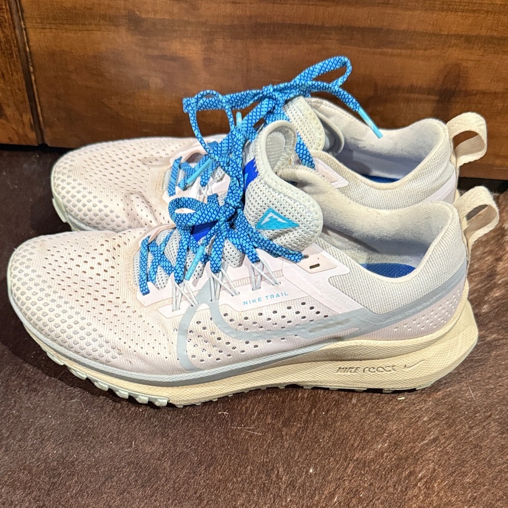 Nike Women's Trail Shoes - Cream and Blue